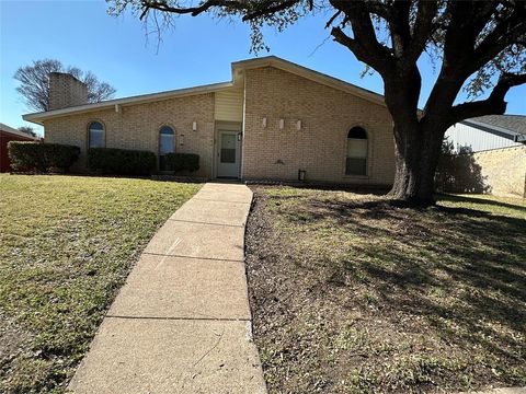 Photo of 4601 Elm Ridge Lane, Garland, TX 75044 (MLS # 21146974)