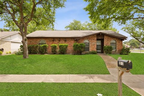 2302 Denmark Drive Garland TX 75040