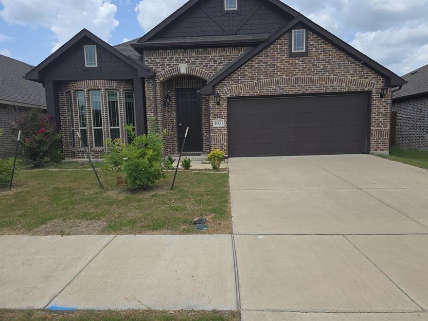 Discover this spacious four-bedroom, two-bathroom home nestled in the desirable Georgetown at King Fort subdivision. The open-concept layout features a generous living area that seamlessly flows into the modern kitchen, complete with an island perfect for casual meals and gatherings. The formal dining room provides an elegant space for holiday celebrations with friends and family. The primary suite boasts an en suite bathroom with a relaxing soaking tub, offering the perfect retreat after a long day. Step outside to the covered patio and expansive backyard—ideal for entertaining guests and enjoying outdoor activities. This home combines comfort, style, and functionality for a perfect family retreat. All offers must be submitted at vrmproperties must register as a User, enter the property address, and click on “Start Offer”. 2) This property may qualify for Seller (Vendee). 3) Seller's name is Secretary of Veterans Affairs. Seller DOES NOT pay customary closing costs: including title policy, escrow fees, survey or transfer fees. Proof of funds required on cash transactions; Lender Pre-Approval letter for offers (dated within last 30 days No Survey