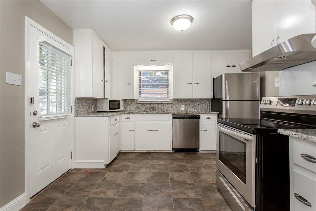 LAKE HIGHLANDS ESTATES REV - Residential Lease