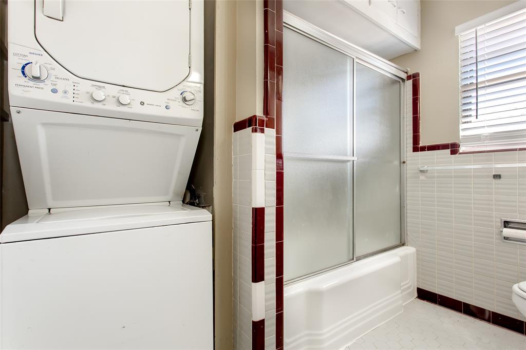 LAKE HIGHLANDS ESTATES REV - Residential Lease