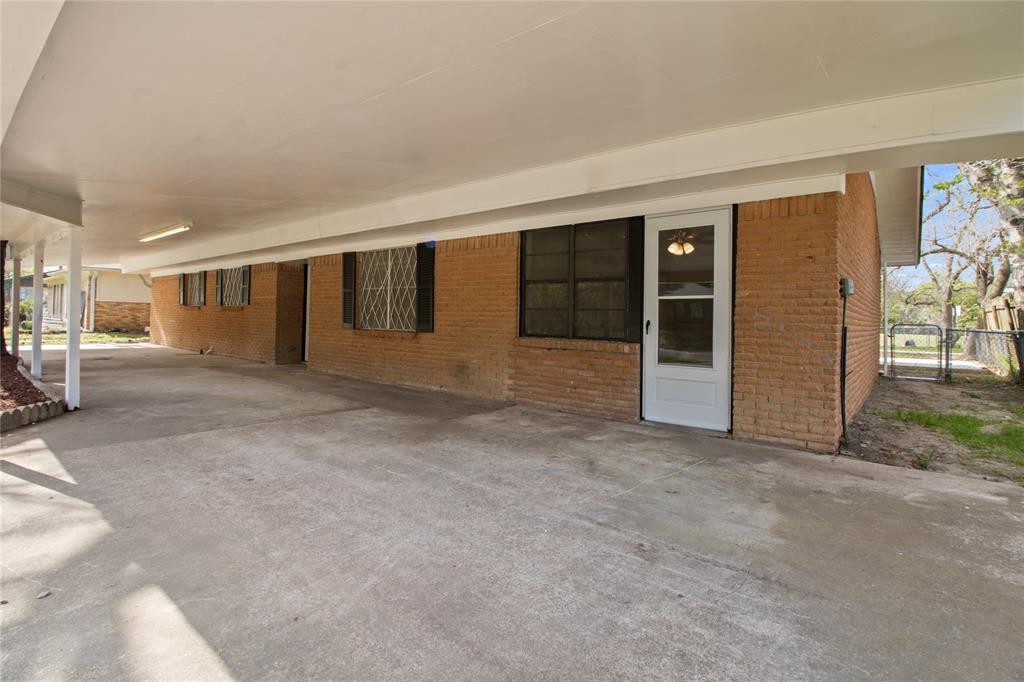 3528 N Beaton Street