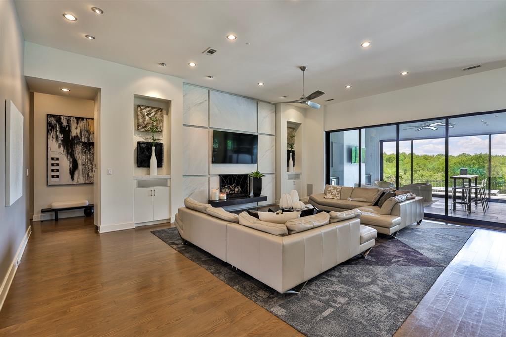 6821 Saucon Valley Drive