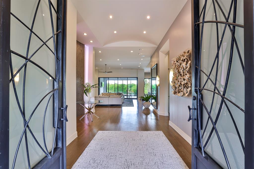 6821 Saucon Valley Drive