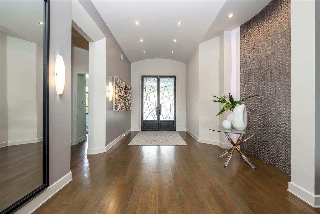 6821 Saucon Valley Drive