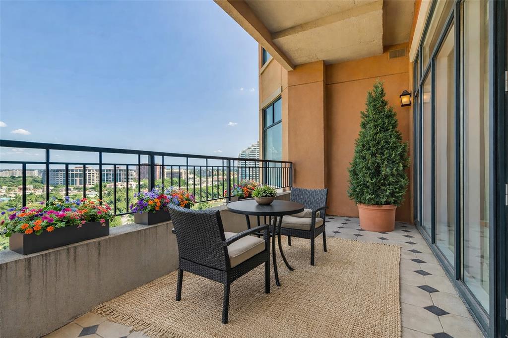 2828 Hood Street 907