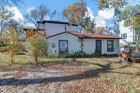 Tiny photo for 917 Walkway Street, Dallas, TX 75212 (MLS # 21128958)