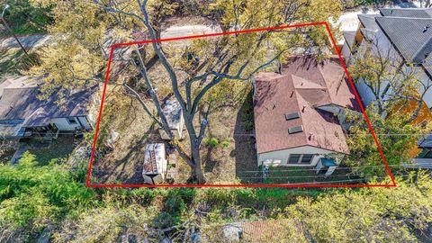 Tiny photo for 917 Walkway Street, Dallas, TX 75212 (MLS # 21128958)