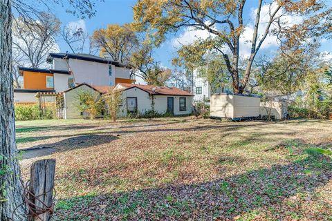 Tiny photo for 917 Walkway Street, Dallas, TX 75212 (MLS # 21128958)