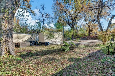 Tiny photo for 917 Walkway Street, Dallas, TX 75212 (MLS # 21128958)