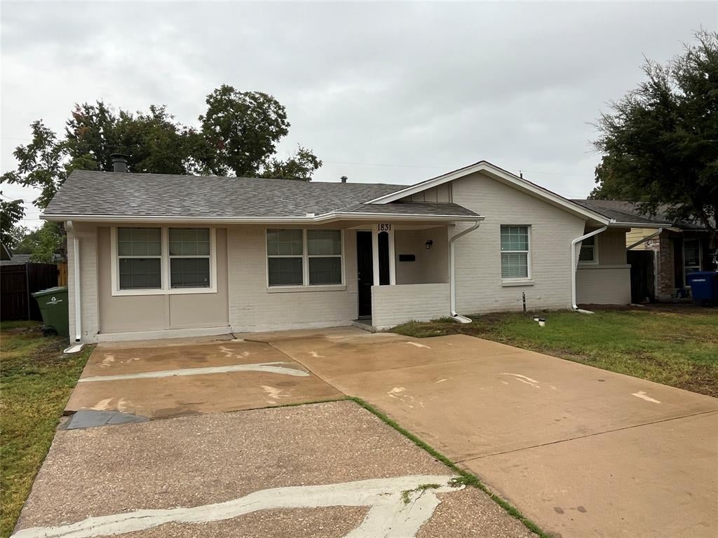1831 Moonbeam Lane