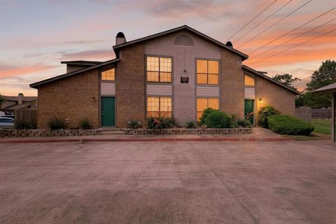 Photo of 330 W Harwood Road #D, Hurst, TX 76054 (MLS # 21241910)