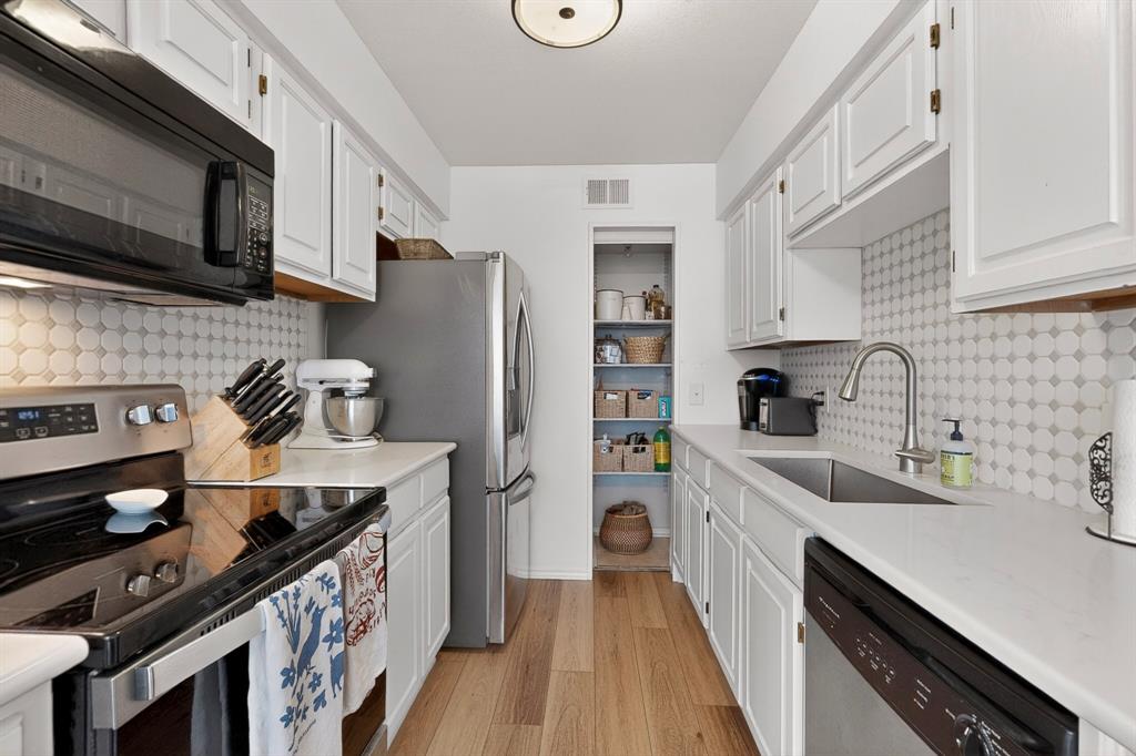 Country Greene Twnhms - Residential