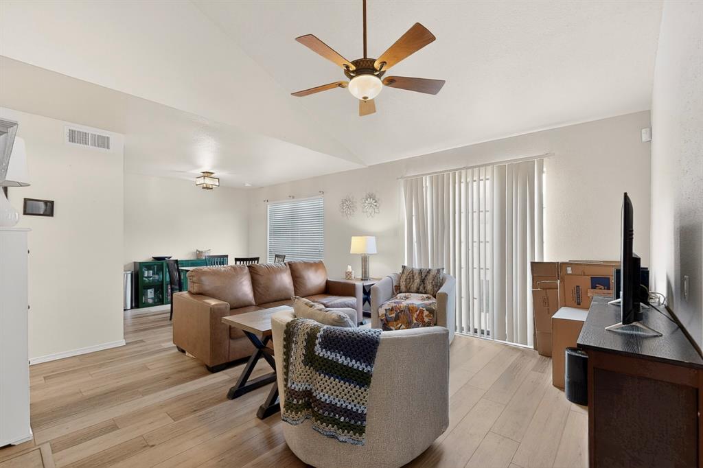 Country Greene Twnhms - Residential