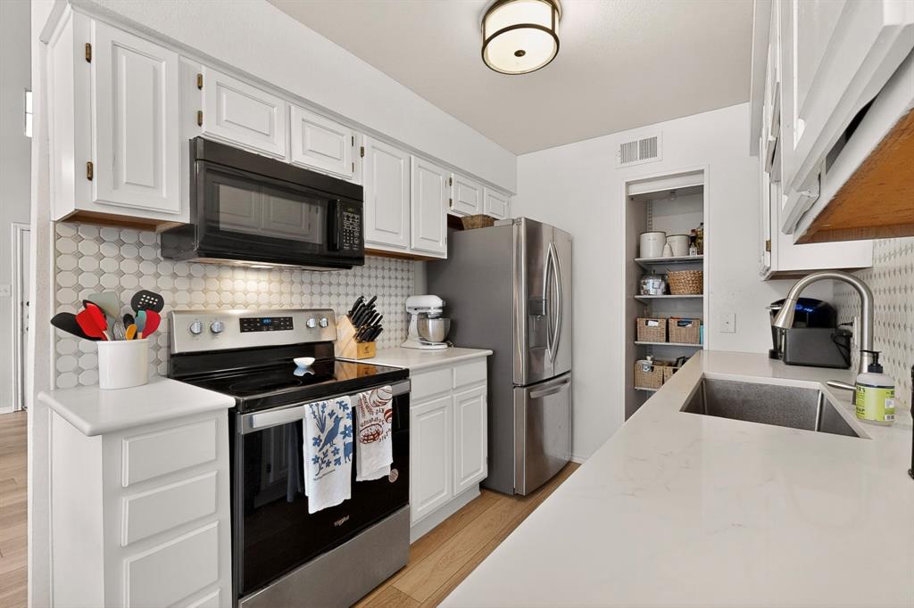 Country Greene Twnhms - Residential