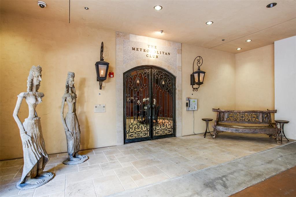 Metropolitan Club - Residential Lease