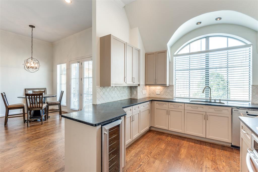 Metropolitan Club - Residential Lease