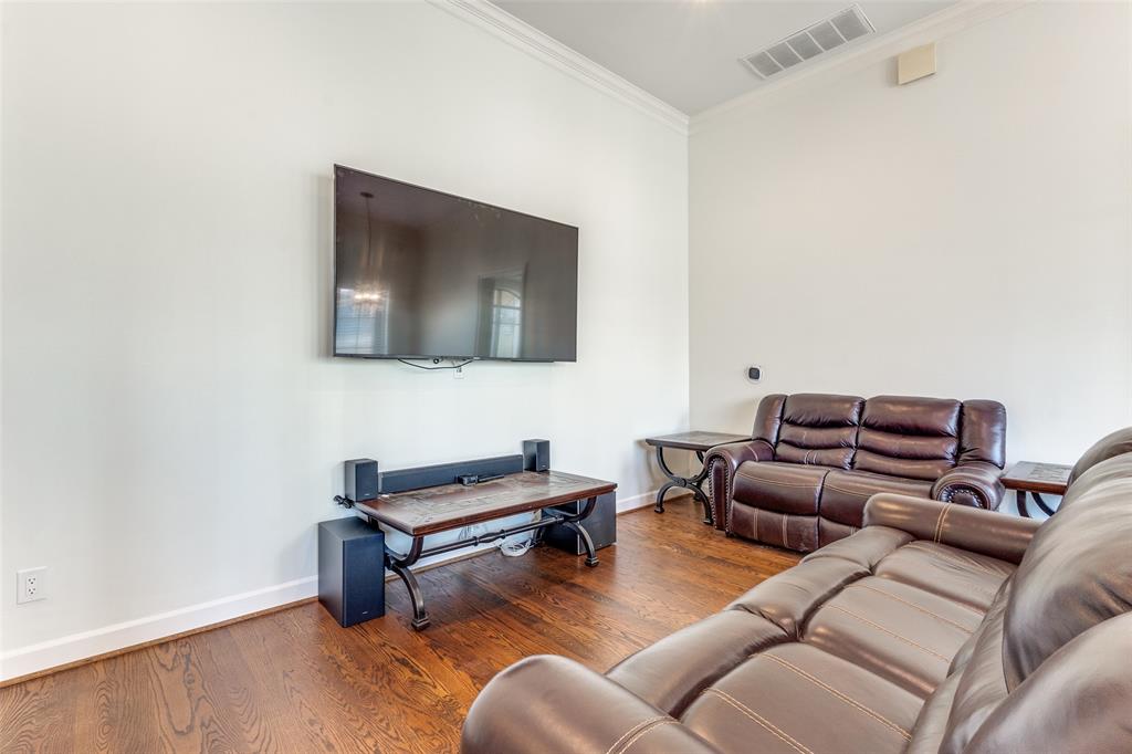 Metropolitan Club - Residential Lease