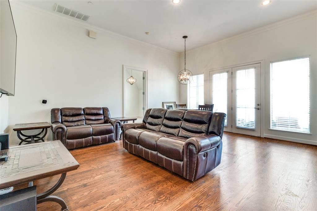 Metropolitan Club - Residential Lease