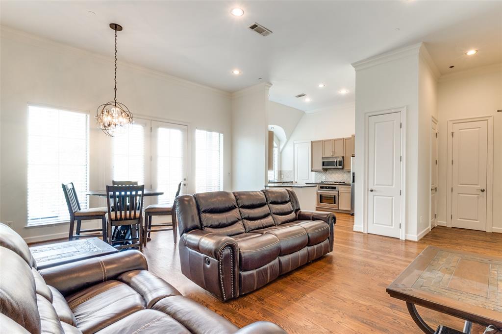 Metropolitan Club - Residential Lease