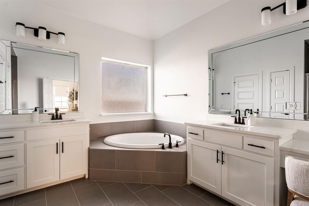 SAPPHIRE BAY - Residential Lease