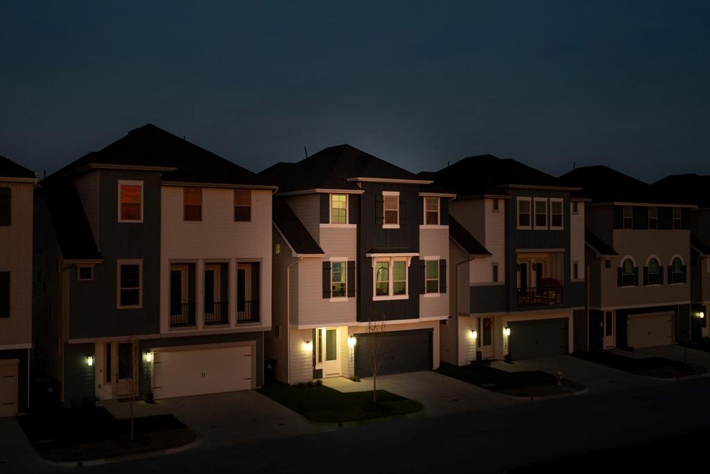 SAPPHIRE BAY - Residential Lease