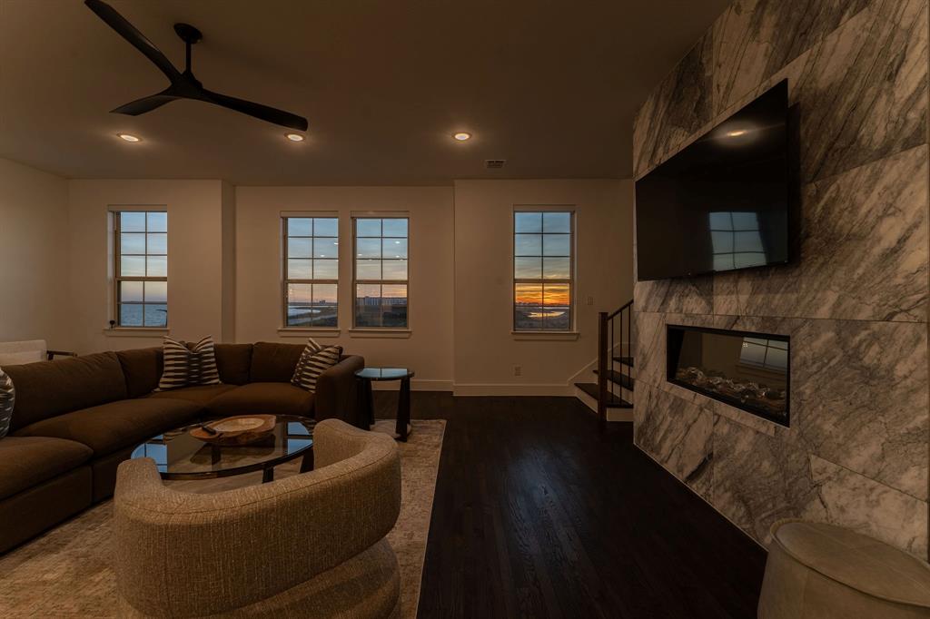 SAPPHIRE BAY - Residential Lease