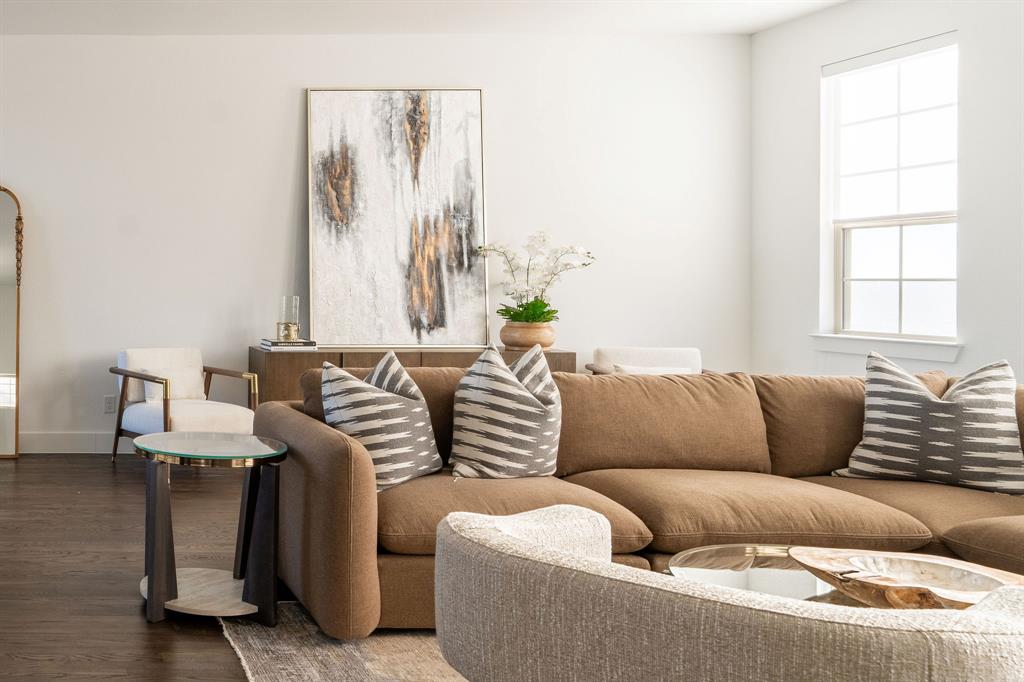 SAPPHIRE BAY - Residential Lease