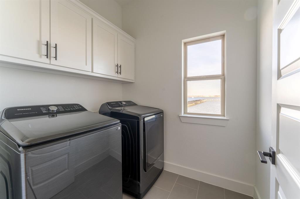 SAPPHIRE BAY - Residential Lease