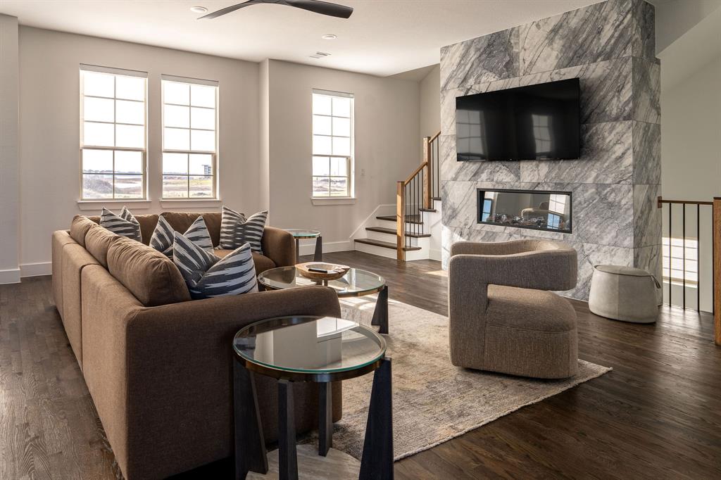 SAPPHIRE BAY - Residential Lease