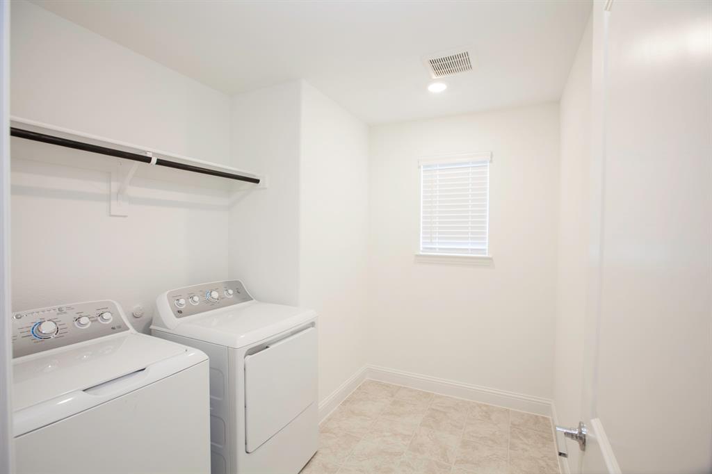 Celina, Texas 75009, United States, 4 Bedrooms Bedrooms, ,3 BathroomsBathrooms,Residential,Active,243764