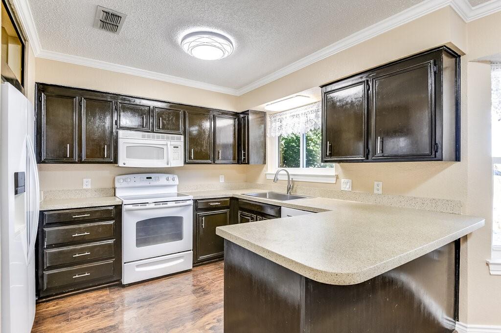 630 Barkridge Trail