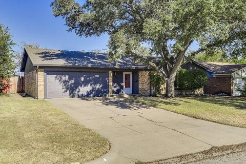 630 Barkridge Trail Burleson TX 76028