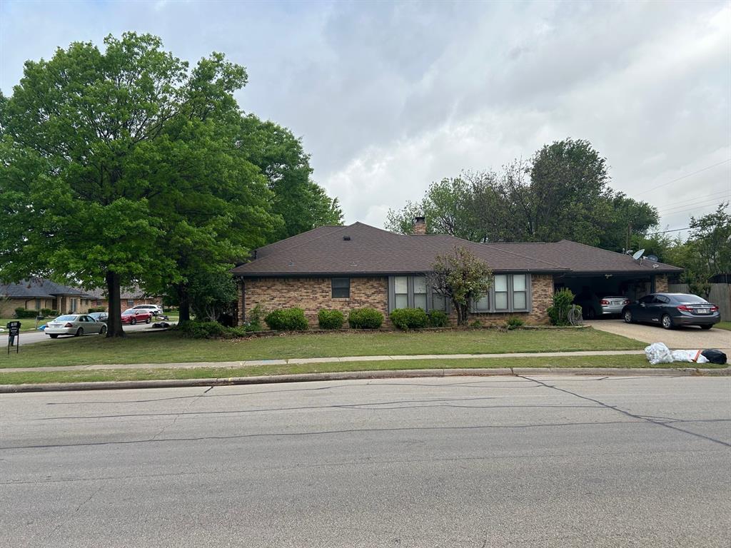 3901 W Country Club Drive