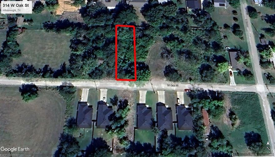Flat lot in the City of Whitewright perfect for development. Utilities are at the road but no meters are present. Meters can be purchased from the city. Survey attached