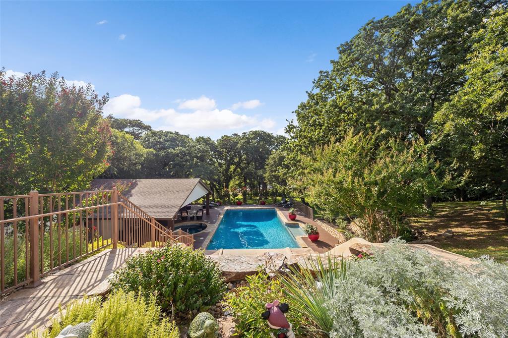 2704 Sherwood Lane
