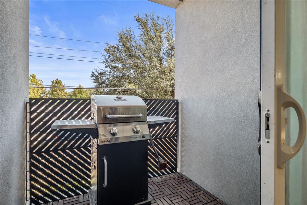 Moser Up at Henderson - Residential