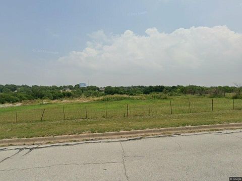 1205 S Las Vegas Trail White Settlement TX 76108