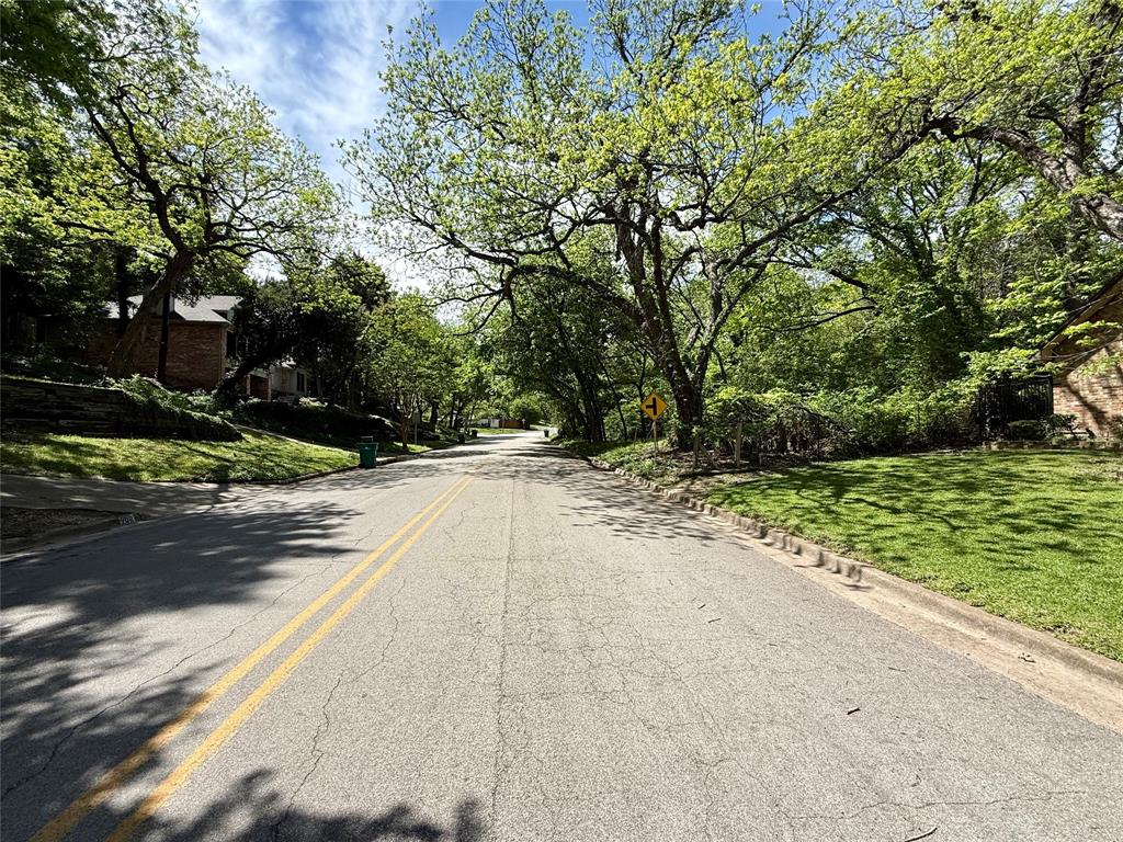 904 Sleepy Hollow Drive