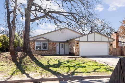 5804 Trail Crest Drive Arlington TX 76017