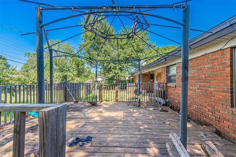 A home in Benbrook