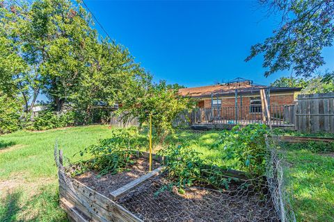 A home in Benbrook