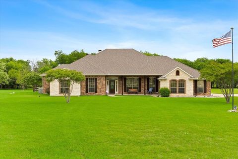 Photo of 281 High Plains Trail, Royse City, TX 75189 (MLS # 21217579)
