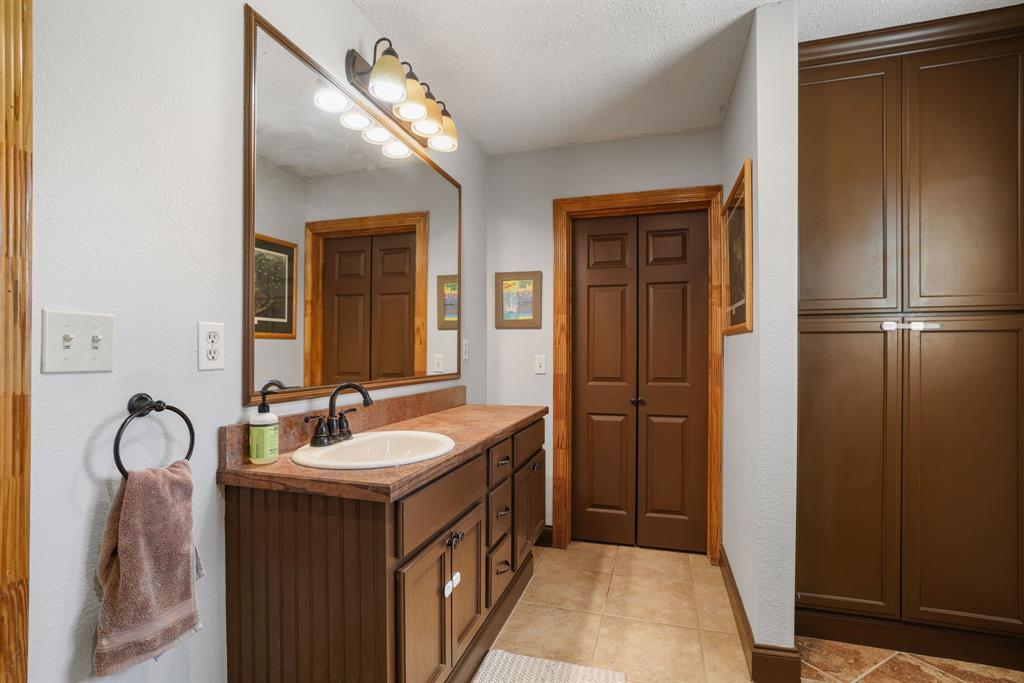 BARNES ELIZABETH - Residential