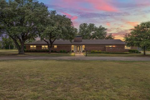 A home in Cleburne