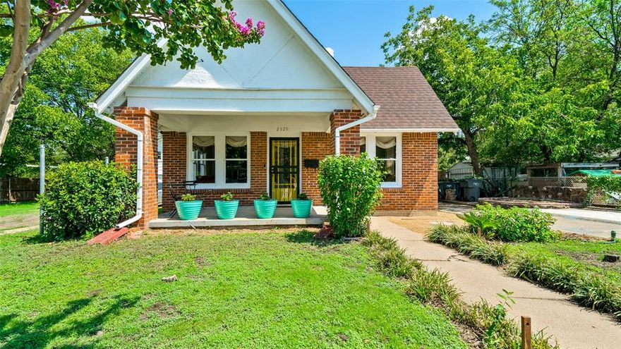 Cute Arts and Crafts Bungalow has been lovingly cared for and is ready to be yours on the east side of Ft. Worth. Be a part of the ongoing history of Beacon Hill in Ft. Worth. Huge backyard for you to enjoy. Stone & petrified wood garden shed plus storm cellar in the back yard. Antique brick patio with fire pit, 2 pecan trees, and lots of garden space. 20’x20’ established organic garden. Home is 10 min. from downtown Ft. Worth, 5 minutes from Texas Wesleyan University, 13 min. from Texas Christian University, 18 min. from Ft. Worth Stockyards, 25 min. from DFW Airport, 2 min. from I-30, and 15 min. from Ft. Worth Cultural District.