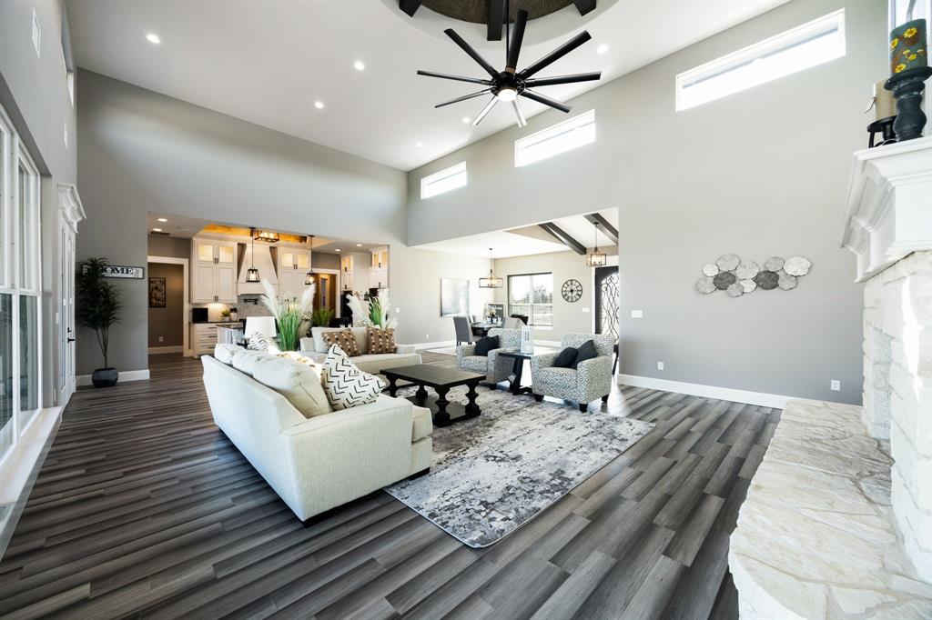 The Estates of Lone Oak - Residential