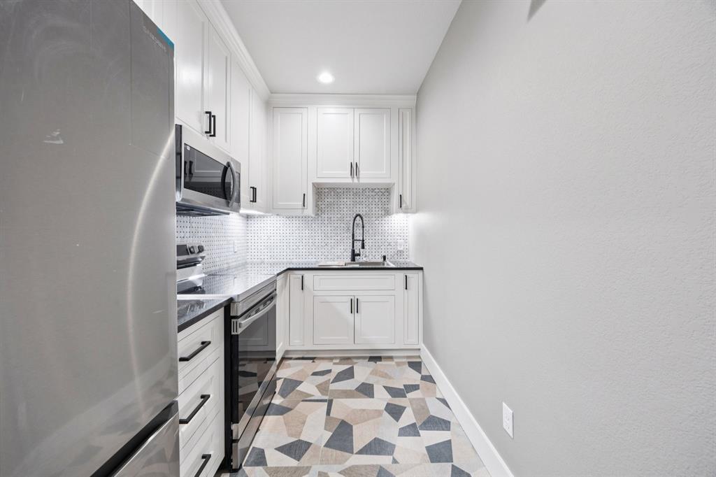 The Estates of Lone Oak - Residential