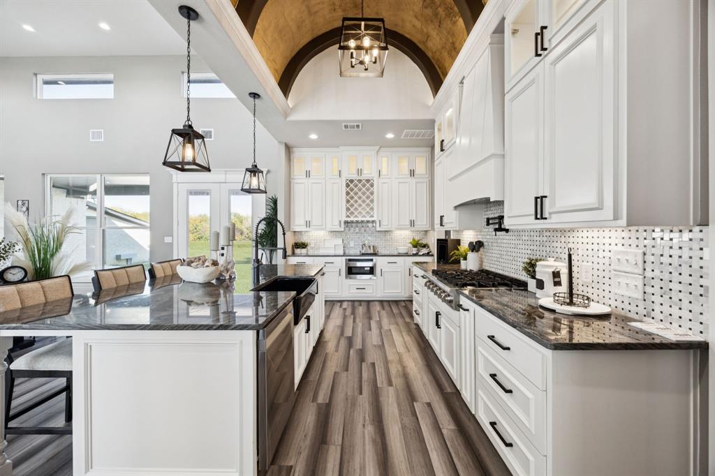 The Estates of Lone Oak - Residential