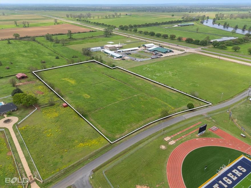 BENTON LAND IN TOWN READY TO BUILD YOUR DREAMHOME!!! These types of properties do not become available often!! This tract is convenient to stores, Benton schools, restaurants and more!! Cleared, beautiful and ready to build!! Call today to secure your new property!!!